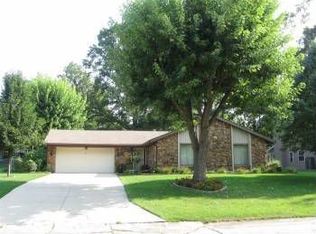 300 W Skyway Dr, Muncie, IN 47303