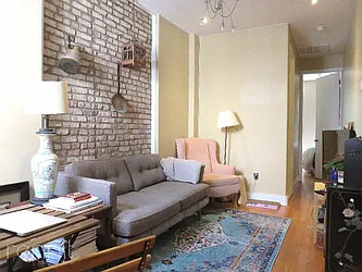 Rented by Rennit Inc.