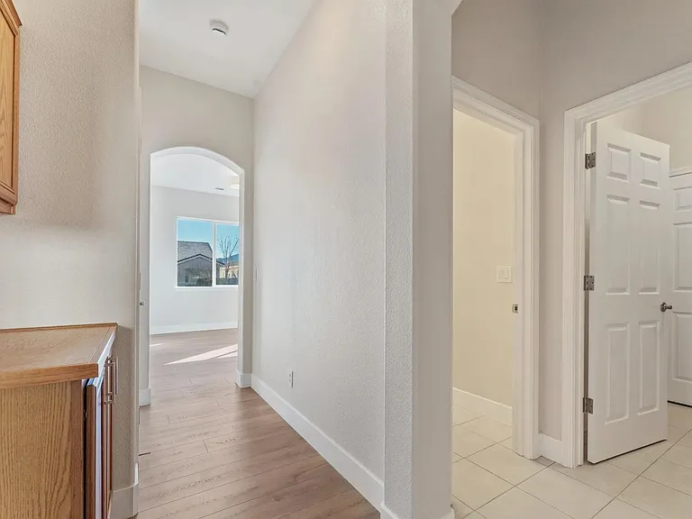 1058 Chip Ct — Photo 10