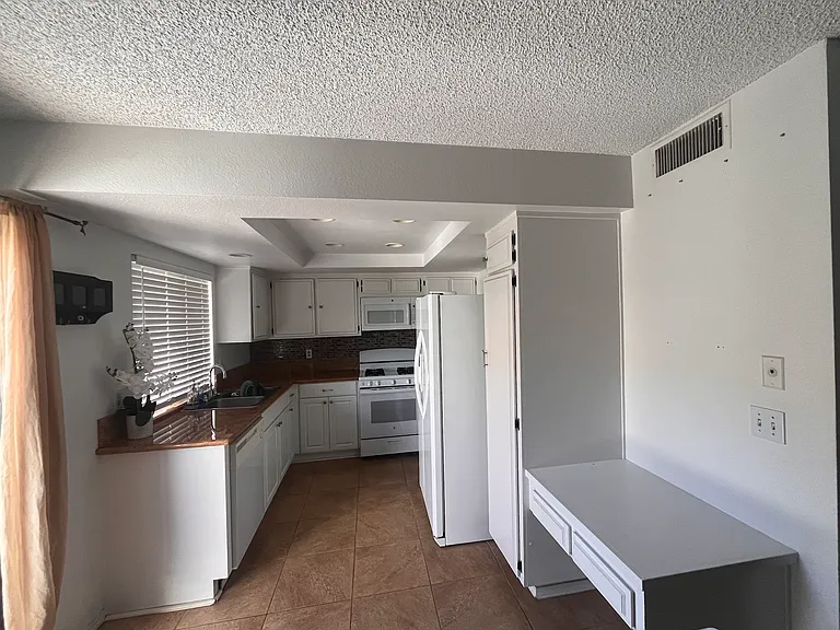 4195 Kingsley St #36 — Photo 2