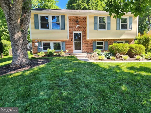 1686 Gemini Dr, Sykesville, MD 21784