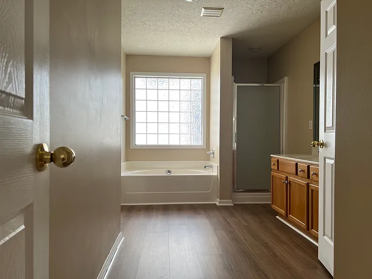 3885 Winthrop Dr — Photo 30