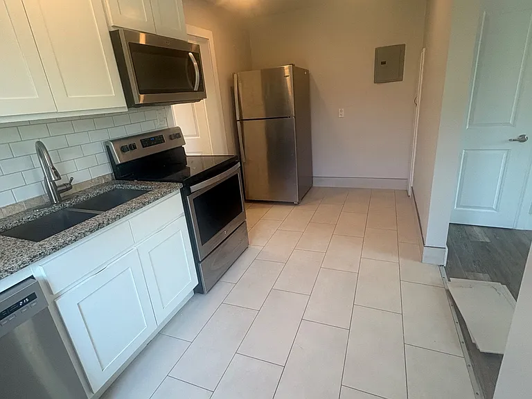 4233 Huron St #3 — Photo 4