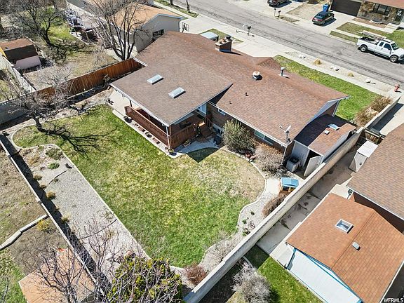 3rd image of 5545 S Hugoton Dr
