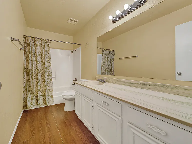 Vista Ventana Apartments — Photo 16