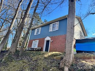 323 Whispering Pines Dr, Charlotte, NC 28217