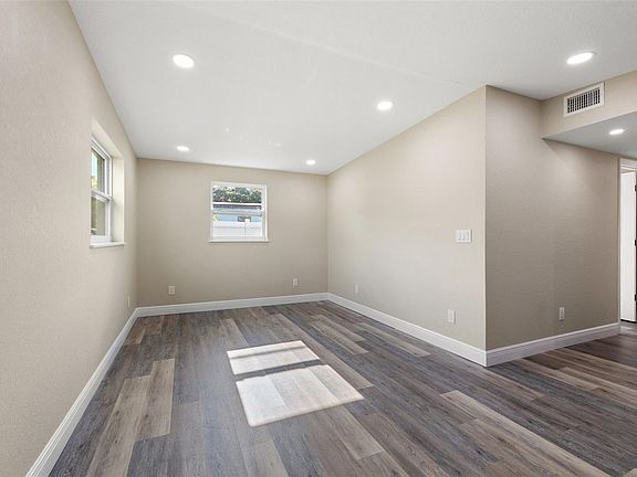 4th image of 8341 94th Ave