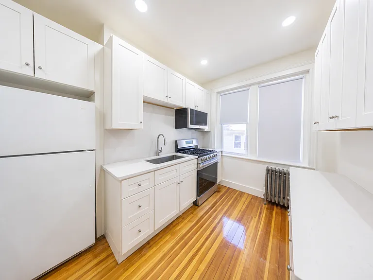 238 S Huntington Ave #10 — Photo 9