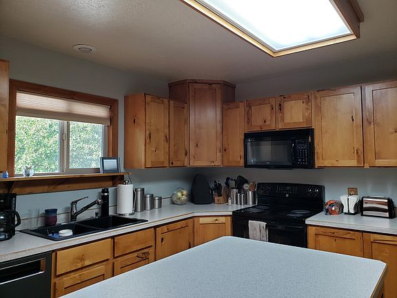 4th image of 5809 Lori Ct