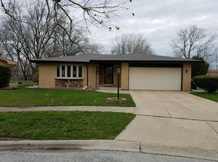 2630 Christina Dr, Lansing, IL 60438