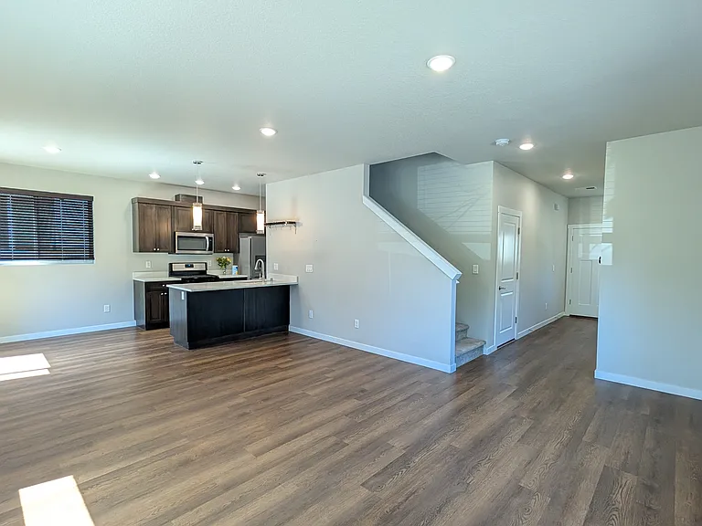 6019 NE 55th Cir — Photo 2