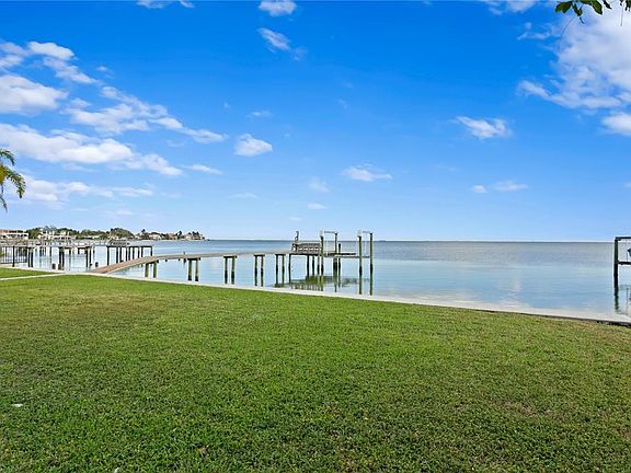 4th image of 4527 Bayshore Blvd NE