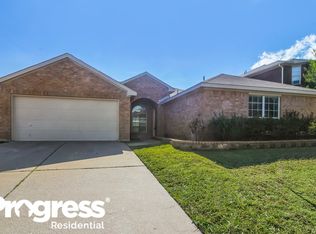 410 Quail Roost Ln, Arlington, TX 76002