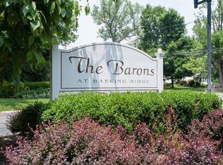 22 Fairbanks Ln, Basking Ridge, NJ 07920