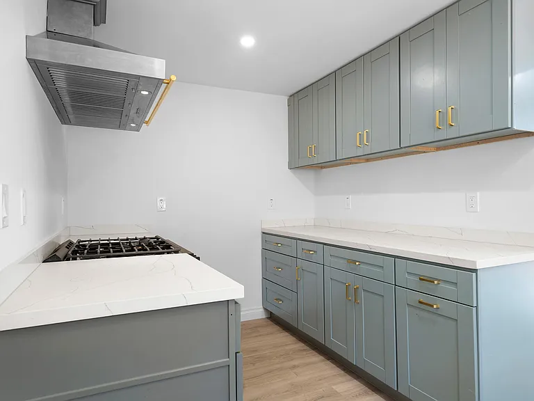 10607 Whitegate Ave — Photo 11