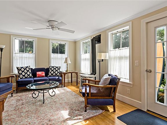 3rd image of 6 Gladding Ct #1