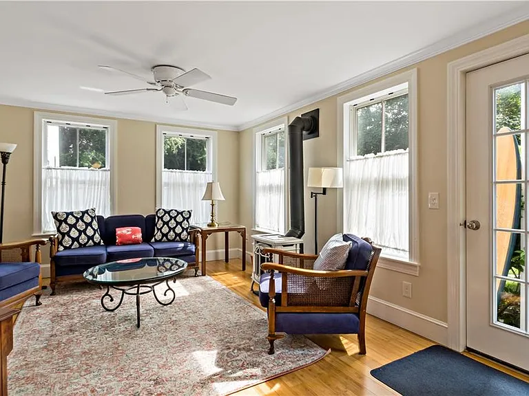 6 Gladding Ct #1 — Photo 3