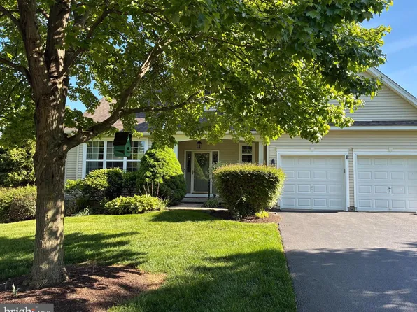 415 Westview Dr, Avondale, PA 19311