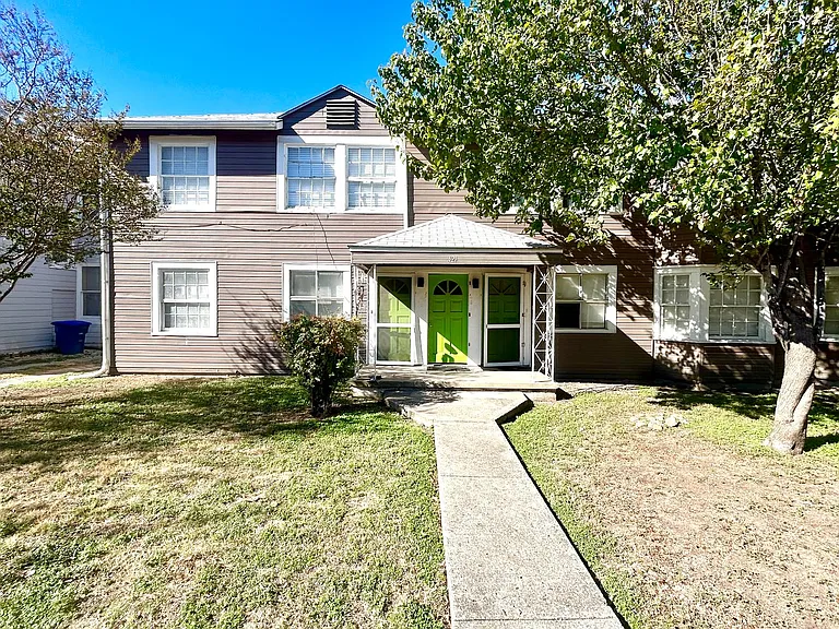 425 Maverick St — Photo 20