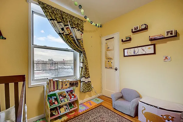 Sold by Redfin Real Estate | media 28