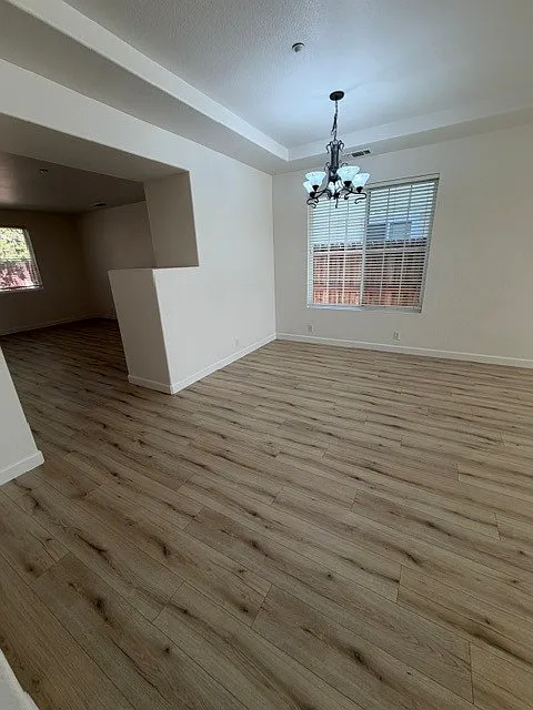 4 bed, 1985 sqft, $3,100 — Photo 2