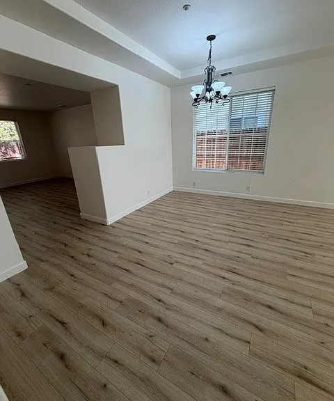 734 Foxglove Cir — Photo 2