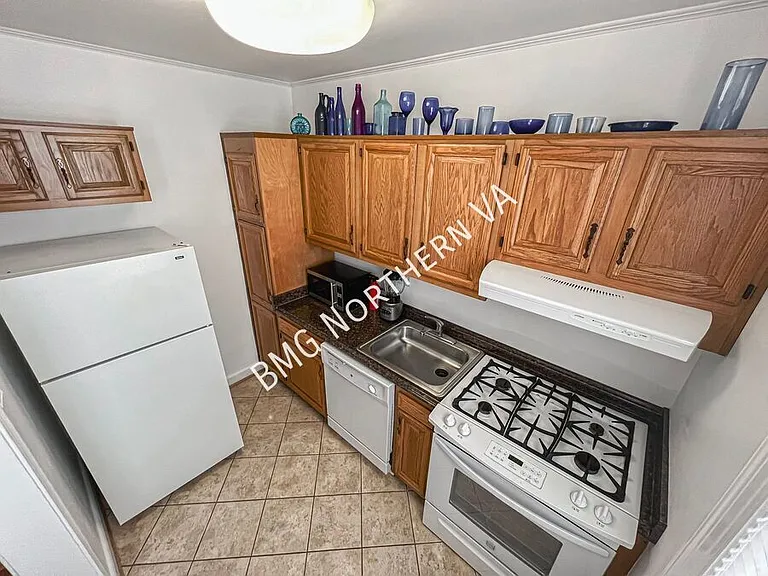1400 S Edgewood St #520 — Photo 11