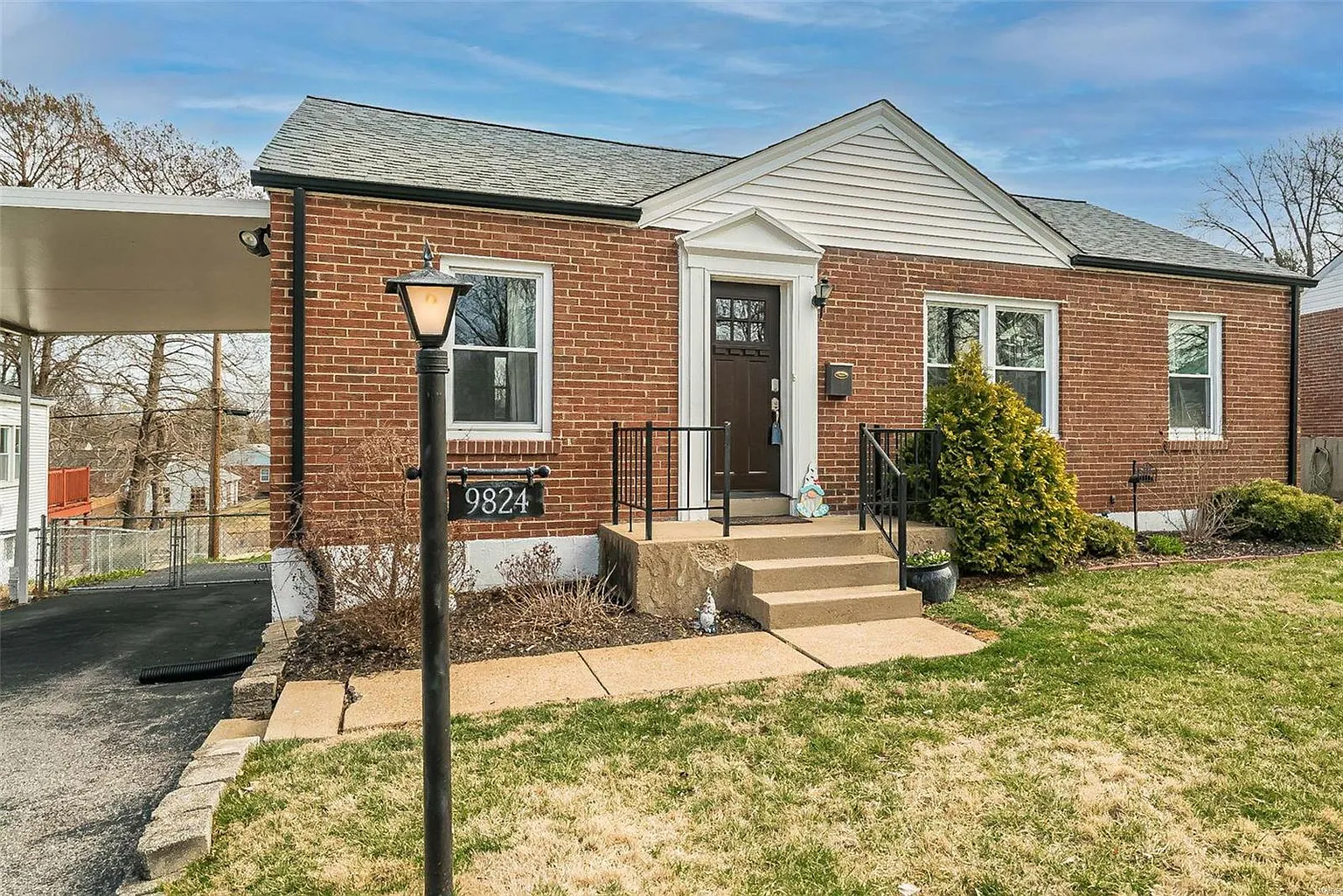 9824 Zenith Dr photo 1