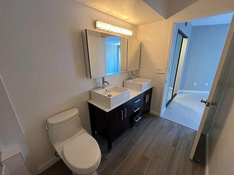 1121 Eureka St #1 — Photo 12