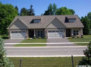 28 Golden Oaks Way #28, Gates, NY 14624