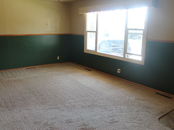 2nd image of 1102 E Pershing Ave