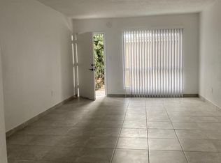 8530 Cedros Ave #101, Panorama City, CA 91402