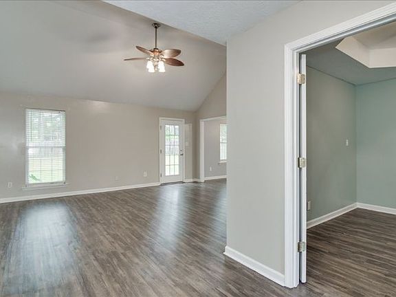 4th image of 202 Crystal Peak Dr