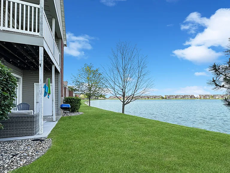 701 Beachfront Dr — Photo 17