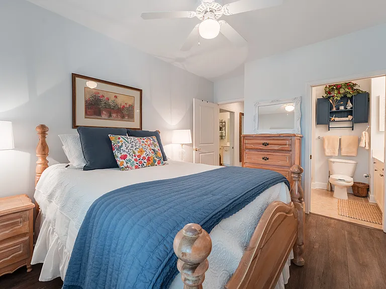 97 N Windward Point Dr #102 — Photo 18