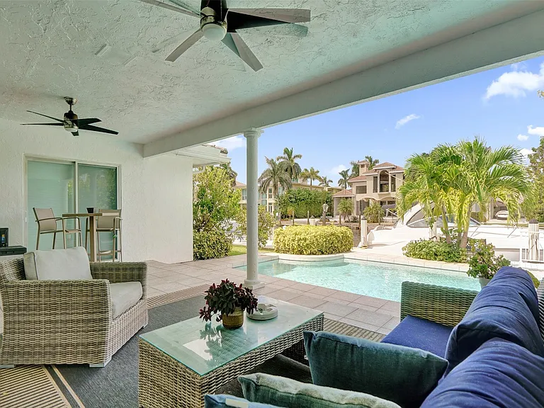 2427 Sea Island Dr — Photo 38