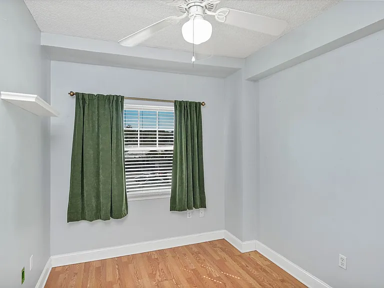 2002 Greene St #113 — Photo 12