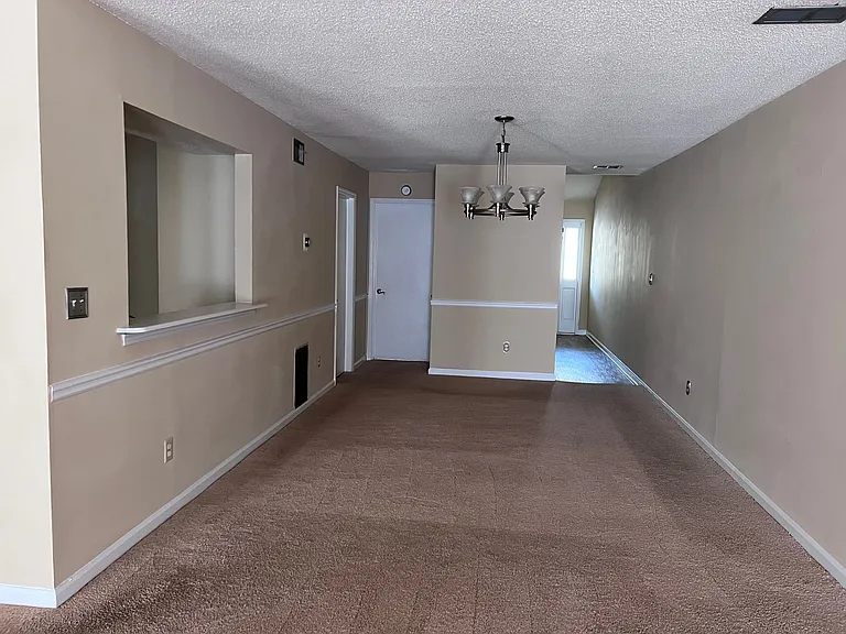 2505 W Broad St #422 — Photo 5