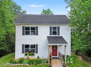 2327 Hammerslea Rd, Orion, MI 48359