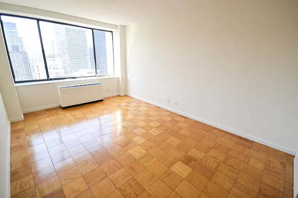 Rented by Olnick Organization | media 15