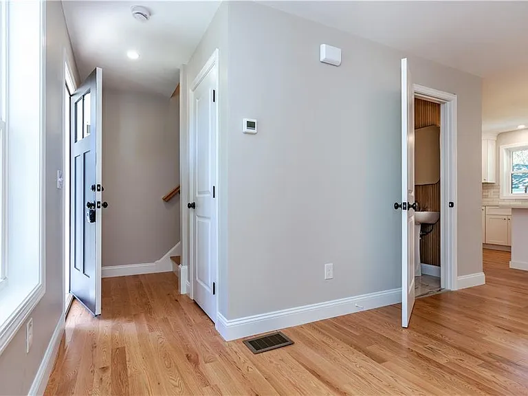 81 Cadora Ave — Photo 12