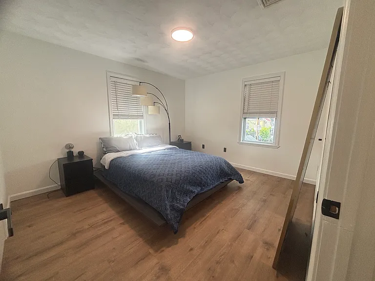 18 Amsterdam St #18 — Photo 7
