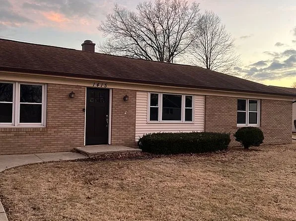 1415 Lakewood Dr, Mendota, IL 61342