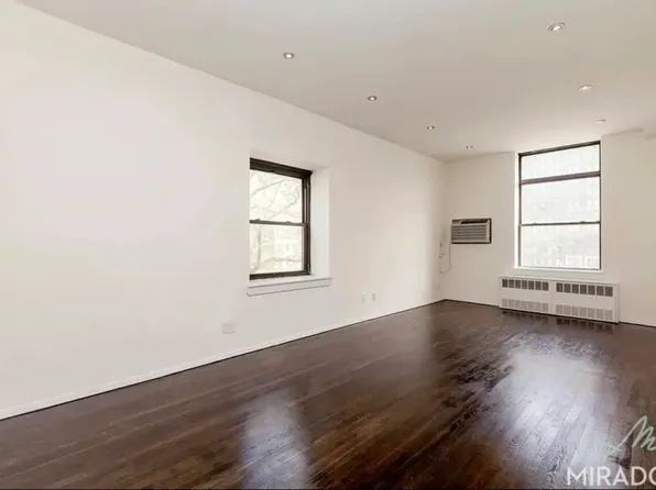 304 East 20th Street image 1 of 6