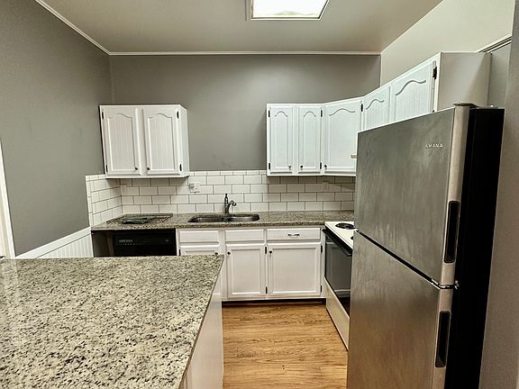 3rd image of 4173 Humphrey St #1R