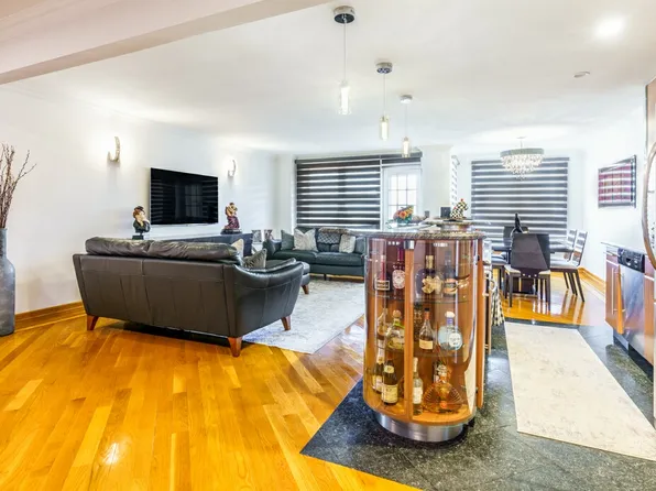 2800 Coyle Street image 1 of 19