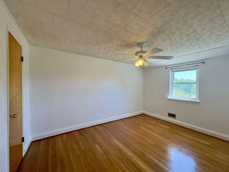 5781 Edgepark Rd — Photo 11