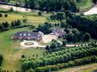 8306 River View Rd, Fargo, ND 58104