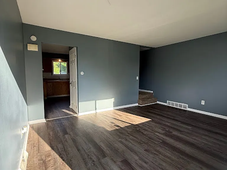3009 Coventry Blvd NE — Photo 3