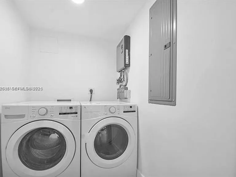 7902 SW 67th Ave #7902 — Photo 15
